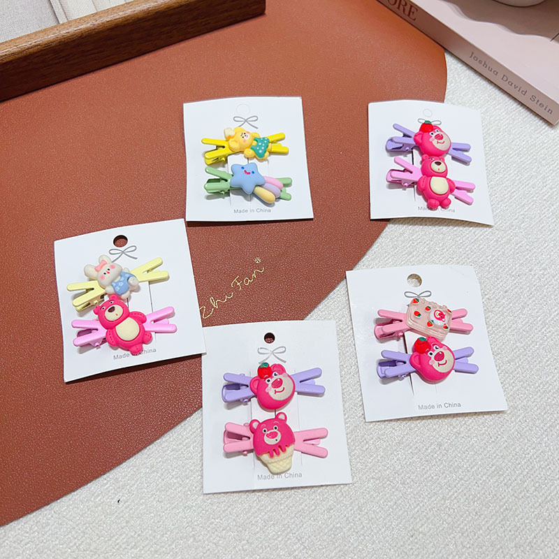 Pink and cute strawberry bear cross clip dopamine bangs clip side of the forehead hairpin accessory details Picture