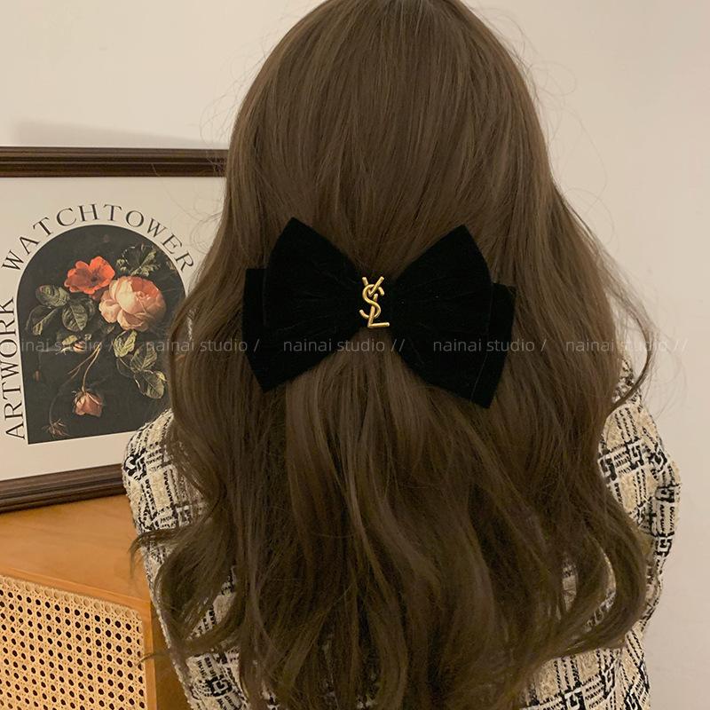 Black velvet letter hair clips and hair accessories with a high-end retro French chanel-style scratch-off clip, shark clip and bow headwear Specification drawing
