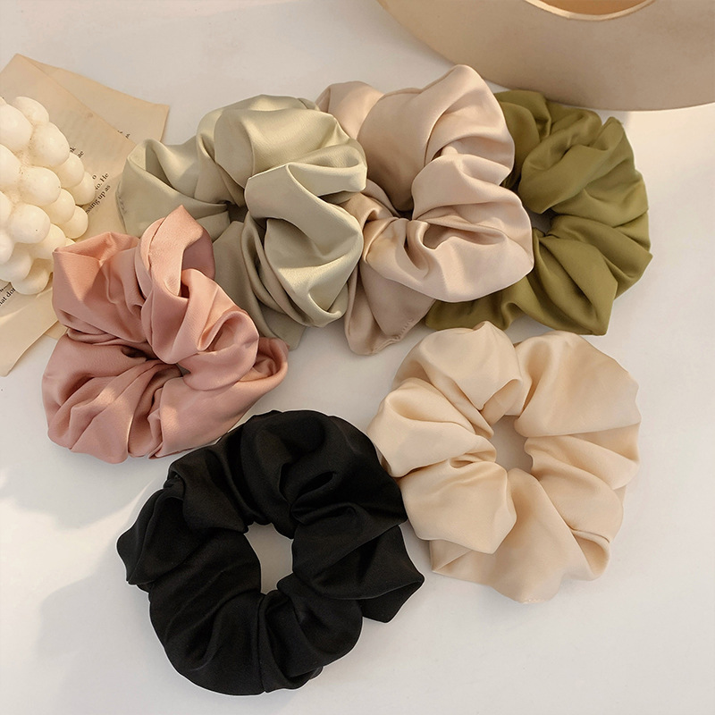 The French double-sided satin pig intestine hair band exudes a high-end vibe. The trendy hair tie is simple and elegant. The large intestine hair tie is a niche and high-quality appearance for women Specification drawing