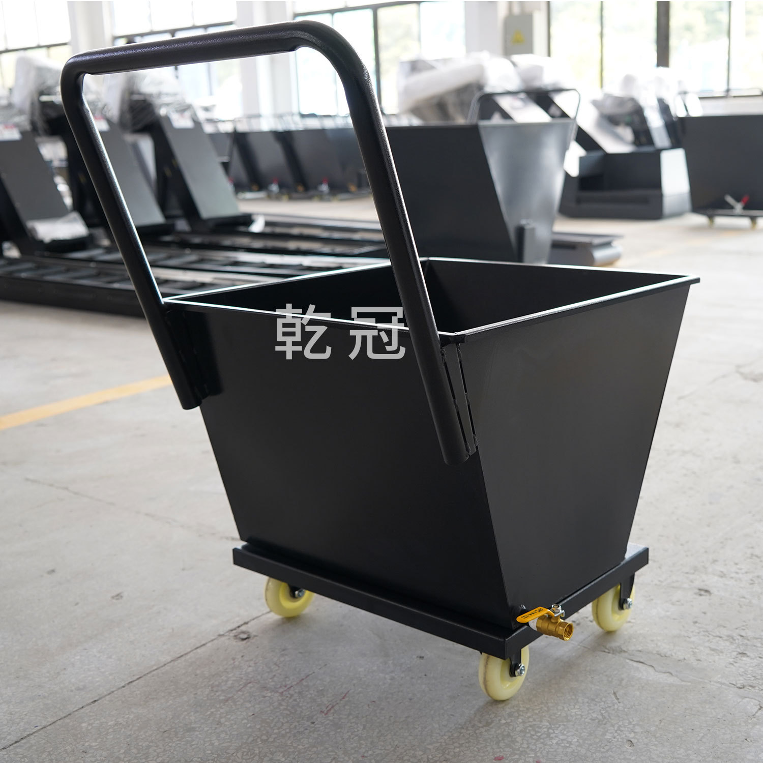 Chip collection truck, chip conveyor trolley, machine tool waste material conveying iron chip truck, workshop waste material hand-pushed self-unloading turnover truck Application Scenario