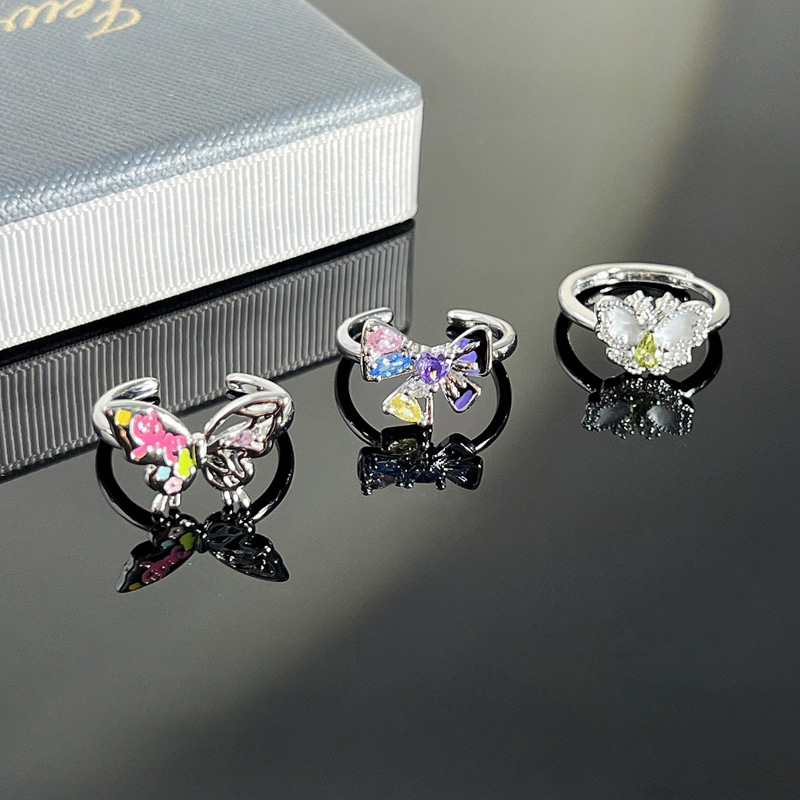 New autumn and winter colorful enamel drop glaze butterfly opening ring for women, sweet and cool Korean style, unique and versatile, a niche ring Application Scenario