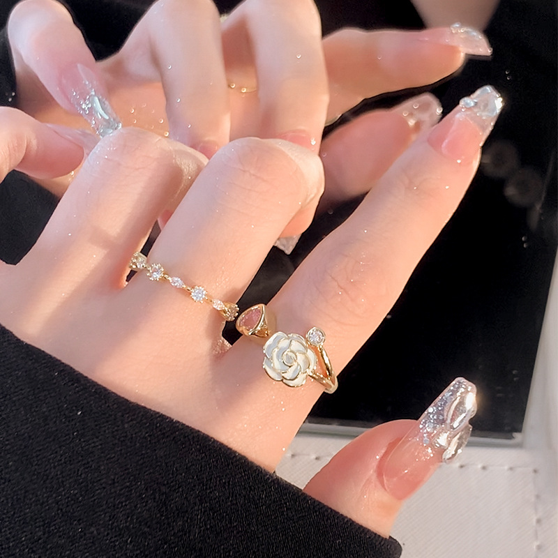 Camellia heart-shaped opening ring for women, a niche design, high-end tail ring, light luxury ring, simple and elegant index finger ring full figure