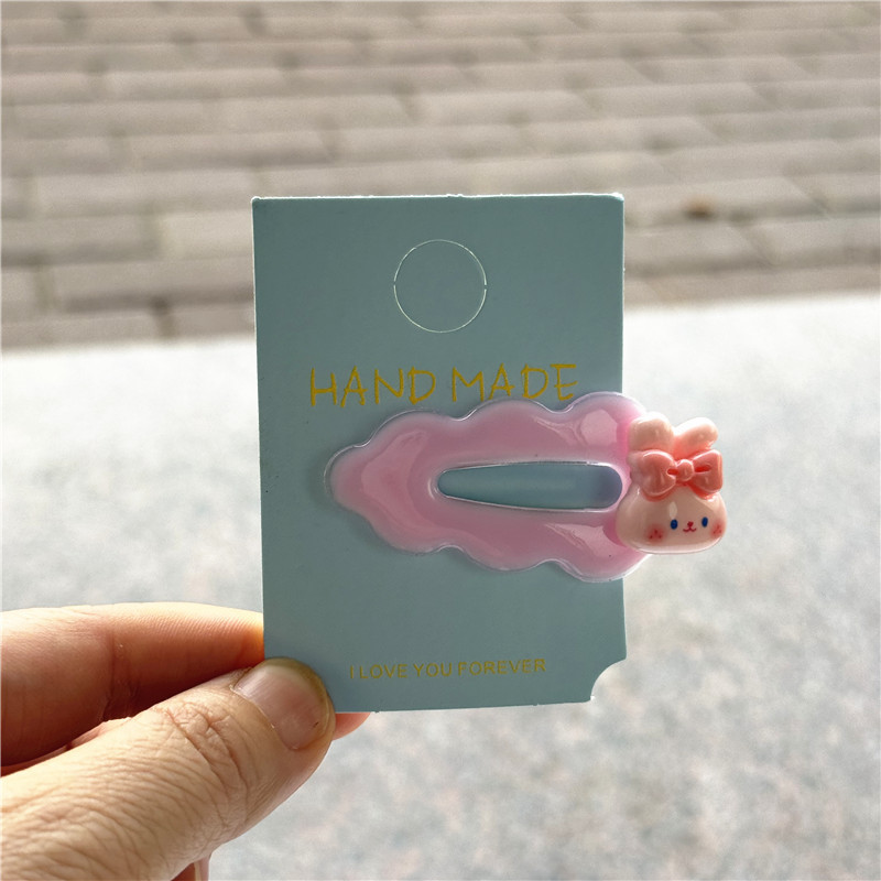 Cartoon cute children's hair clips, summer bangs hair clippers, sweet side hair clips for primary school girls Application Scenario