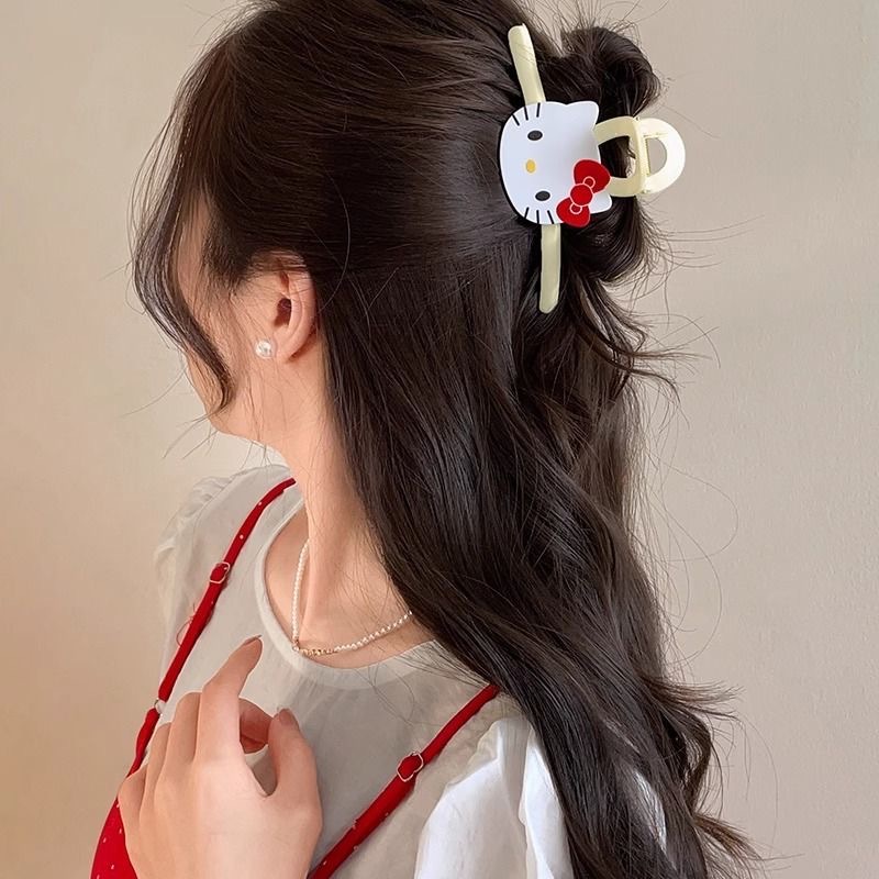 A cute new KT cat hair clip with a large size, a shark clip for the back of the head, and a Korean influencer's Instagram hair clip details Picture