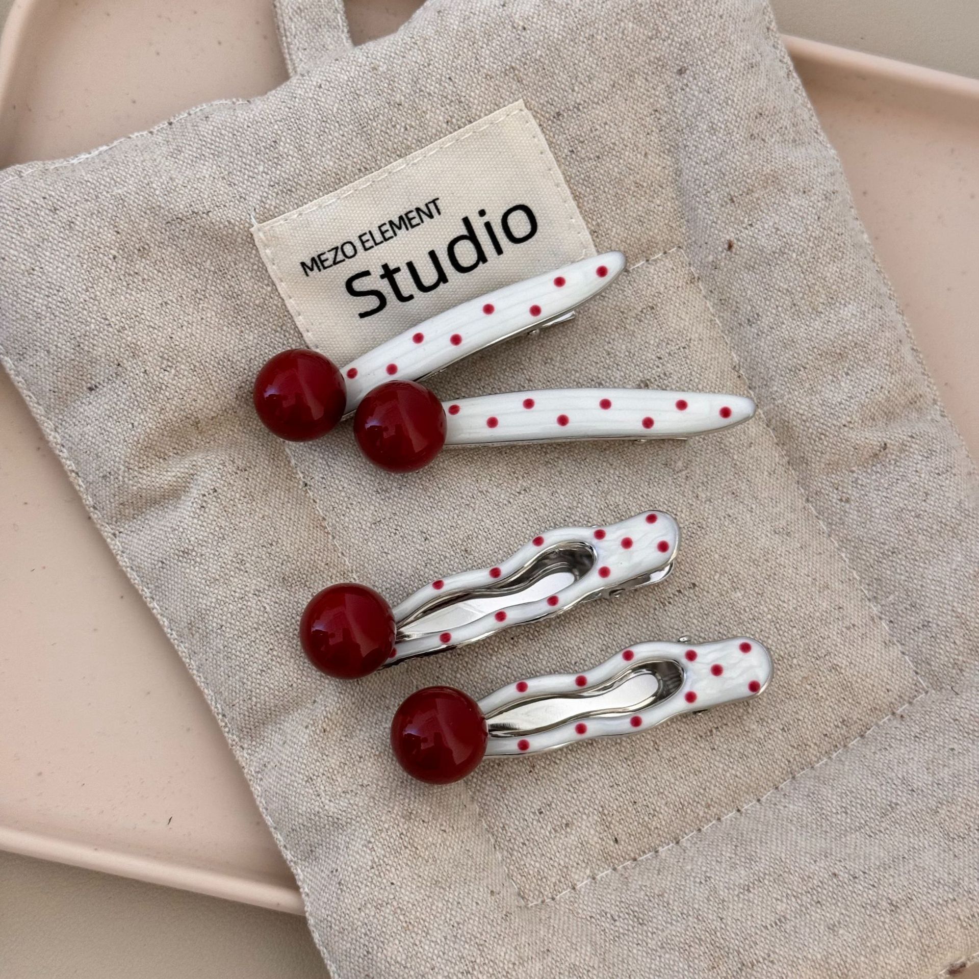 Ankora red polka dot pearl duckbill clip sweet and cute girl's hair accessory, a new versatile style for whitening bangs details Picture