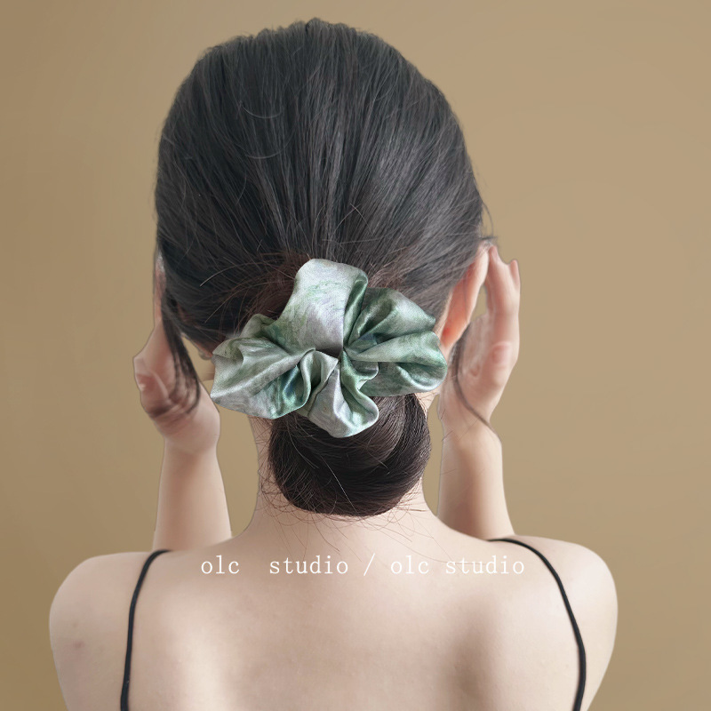 Starry blue, high-end oil painting satin, large intestine hair band, elegant hair tie, bun hair decoration, female summer Application Scenario