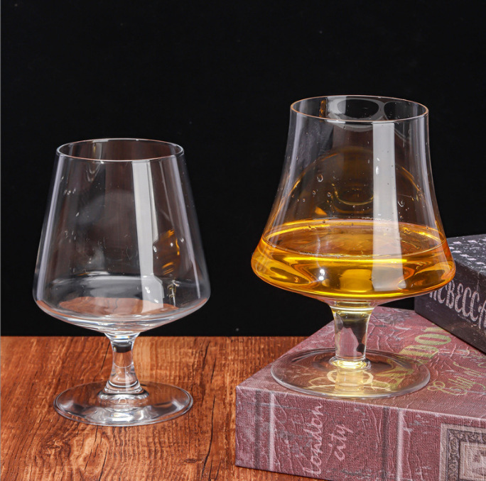 Short-stemmed brandy glass, thickened household glass, foreign wine glass, red wine glass, wine glass, cinched whisky glass Specification drawing