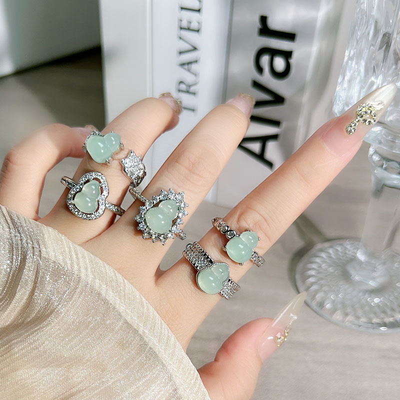 New Chinese-style national trend ice-transparent gourd diamond-encrusted individual open ring, women's light luxury high-end fashionable and elegant index finger ring Application Scenario