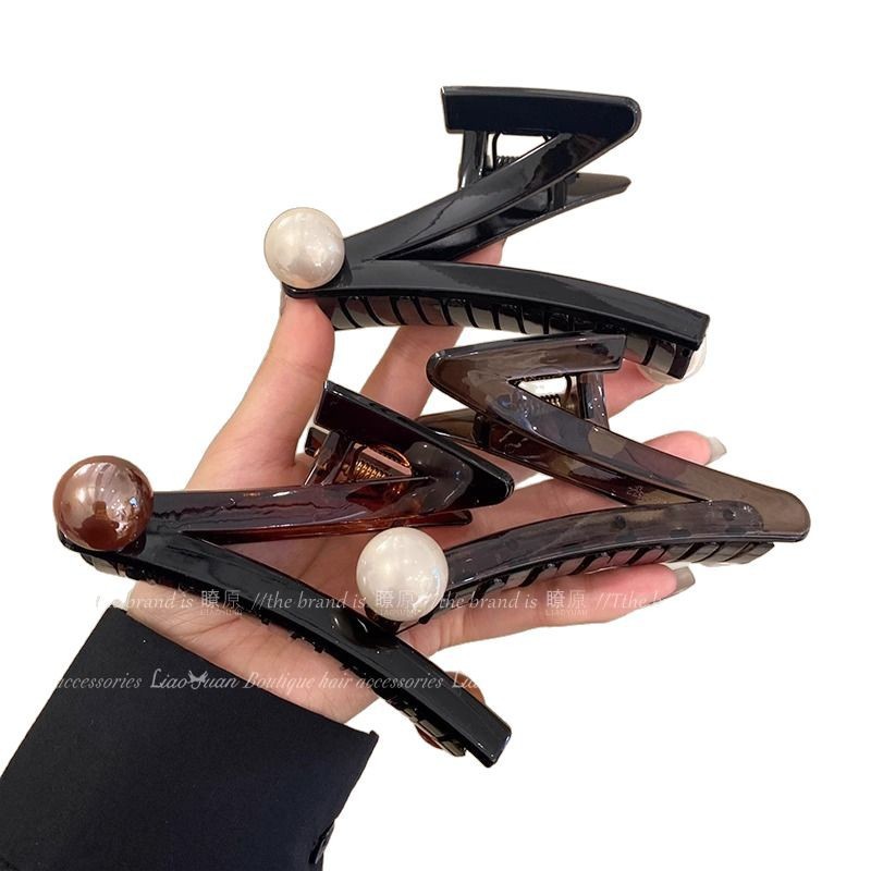 Versatile and simple pearl hairpin for women, 2025 new style, high-end acrylic hairpin, large shark clip at the back of the head Item Picture