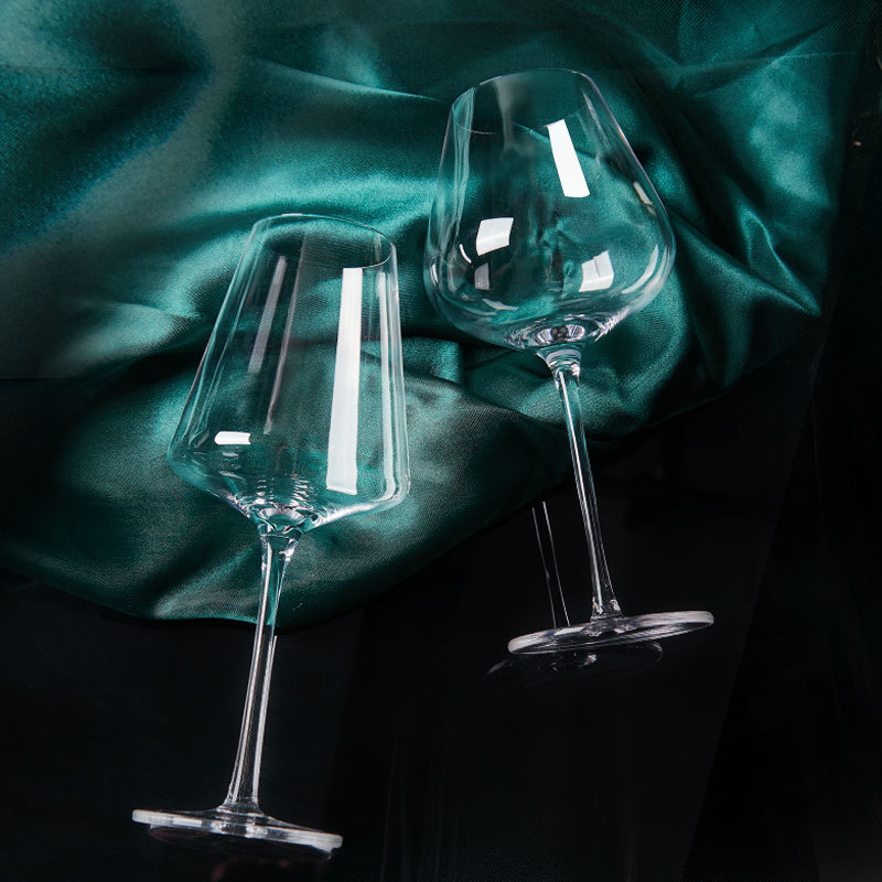 Cinched Bordeaux high-end glass red wine glasses, luxurious tulip glasses, large-capacity tall white wine glasses for home use Application Scenario