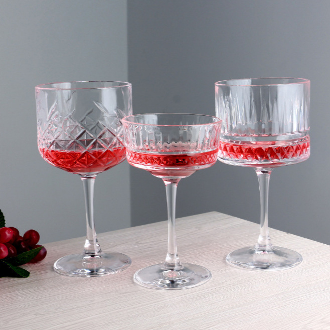 Factory wholesale of glass wine glasses, grid-patterned tall champagne glasses, brandy creative wine glasses and engraved glasses Application Scenario
