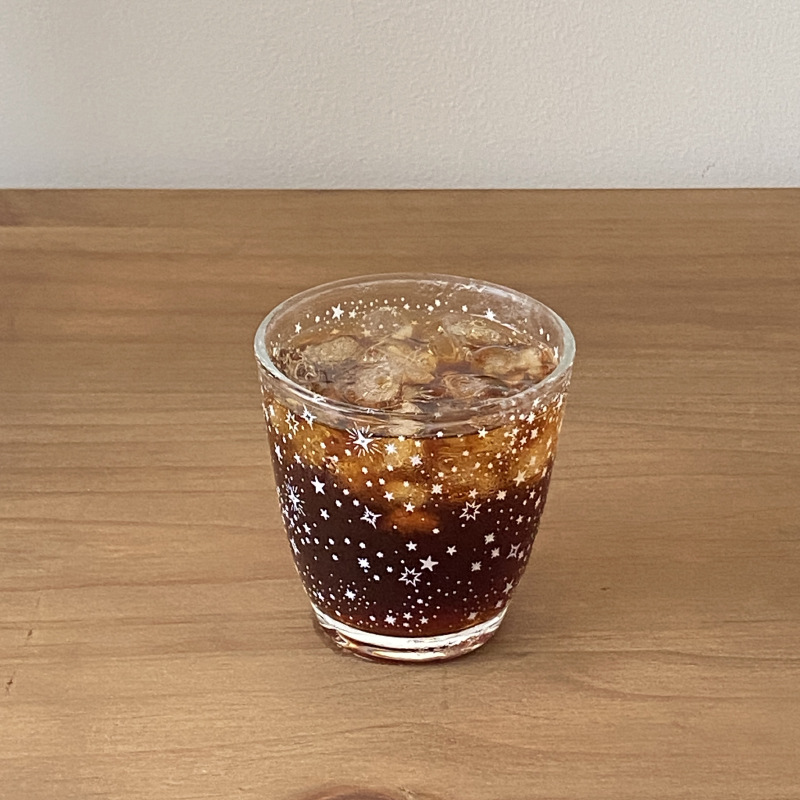 Korean cute, simple and retro star-shaped glass cups, niche Instagram personalized star-shaped coffee cups and breakfast cups, with a sense of luxury full figure