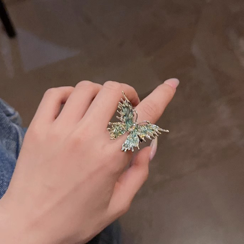 Unique and elegant liquid blue butterfly ring, a light luxury and niche drip glaze open ring for women, a fashionable and individual versatile accessory Application Scenario