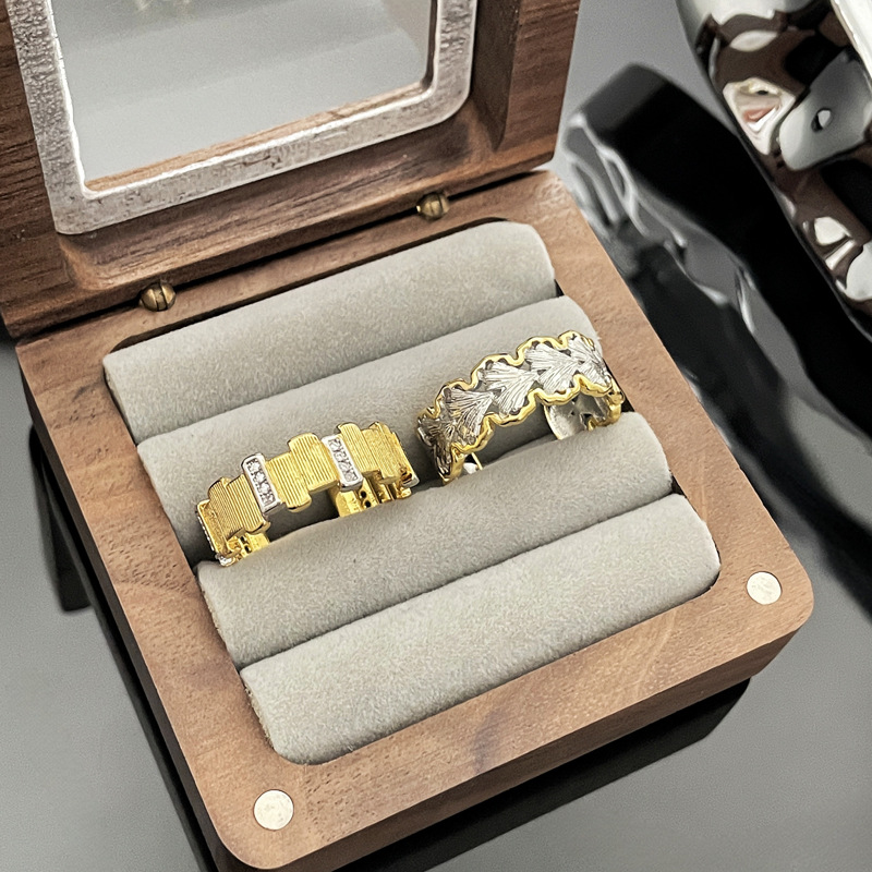 A mid-style Italian irregular brushed ginkgo leaf open ring for women's geometric retro, niche and cold style ring Specification drawing