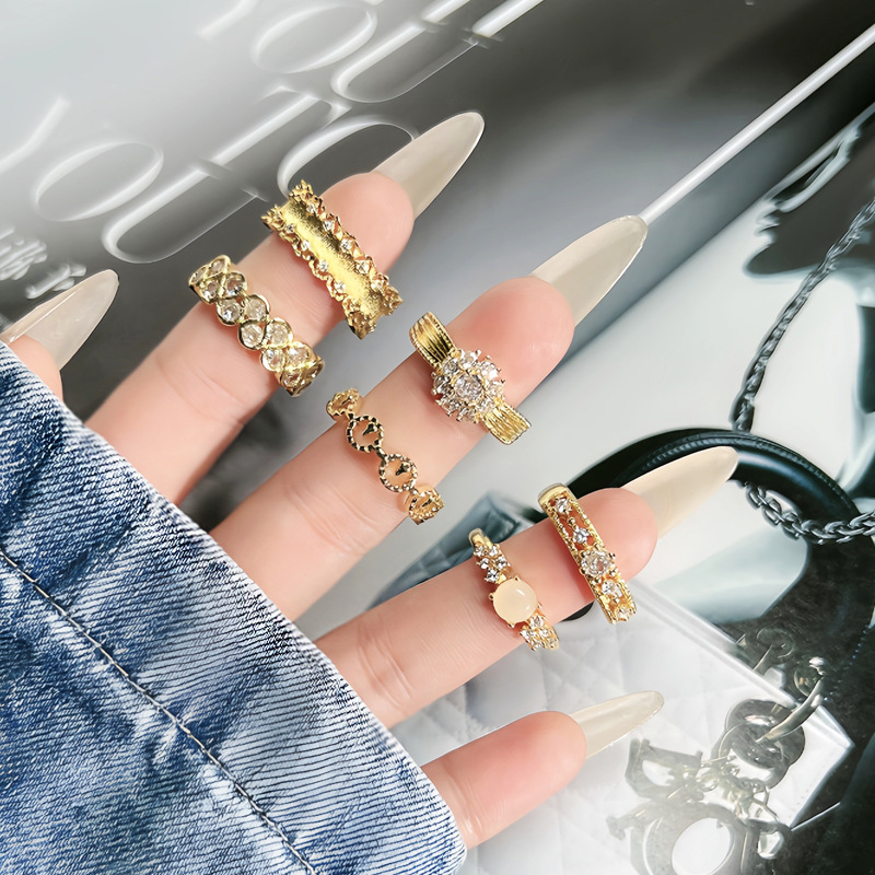 New mid-style brushed, diamond-encrusted, hollowed-out lace open ring for women, retro, light luxury, high-end, sweet and cool ring trend full figure