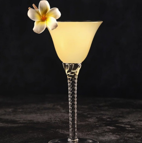 Threaded crystal Martini glass, Japanese Martini cocktail glass, foreign wine glass, tall glass, Martini glass details Picture
