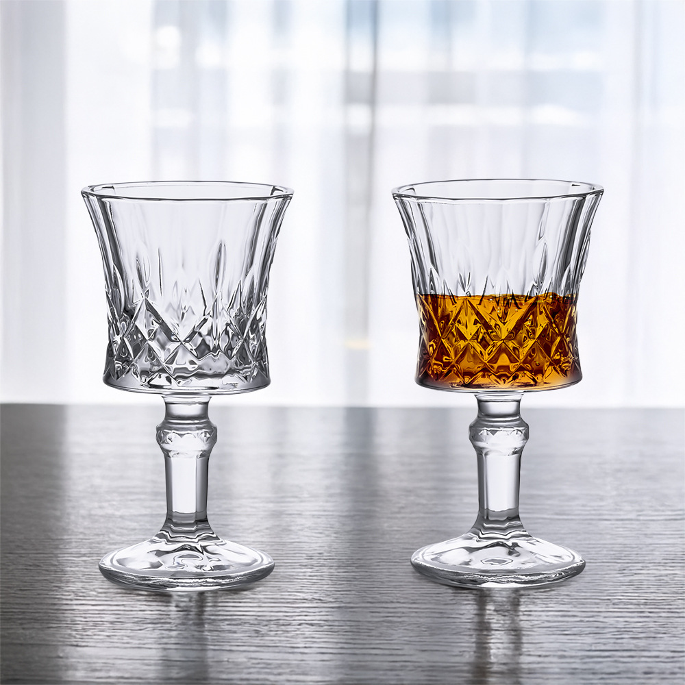 European retro engraved glass cups, mini exquisite tall sweet wine glasses, high appearance level spirits and foreign wine embossed cups customization full figure