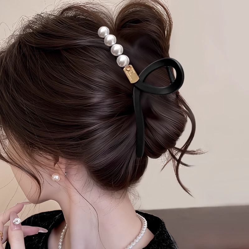 2025 New minimalist grab clip women's large size with a high-end feel and abundant hair volume. Shark clip hair clip at the back of the head to show hair volume Specification drawing