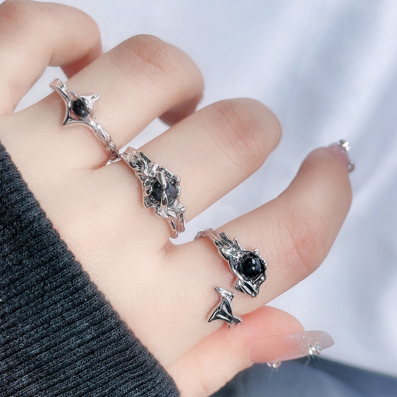 Punk dark geometric irregular texture open ring, neutral style, hot girl trend, cool fashion, hip-hop food ring Specification drawing