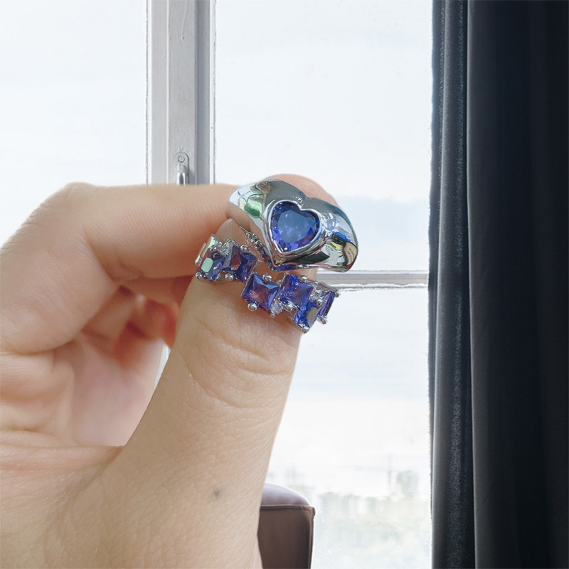 French sweet and cool style purple diamond zircon open ring for women's fashion, individuality, versatility and niche ins index finger ring trend Application Scenario