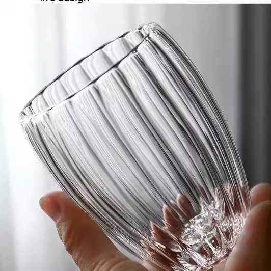 Striped water cup, high borosilicate glass vertical striped double-layer cup, household double-layer heat-insulating drinking cup, juice cup, beverage cup Application Scenario
