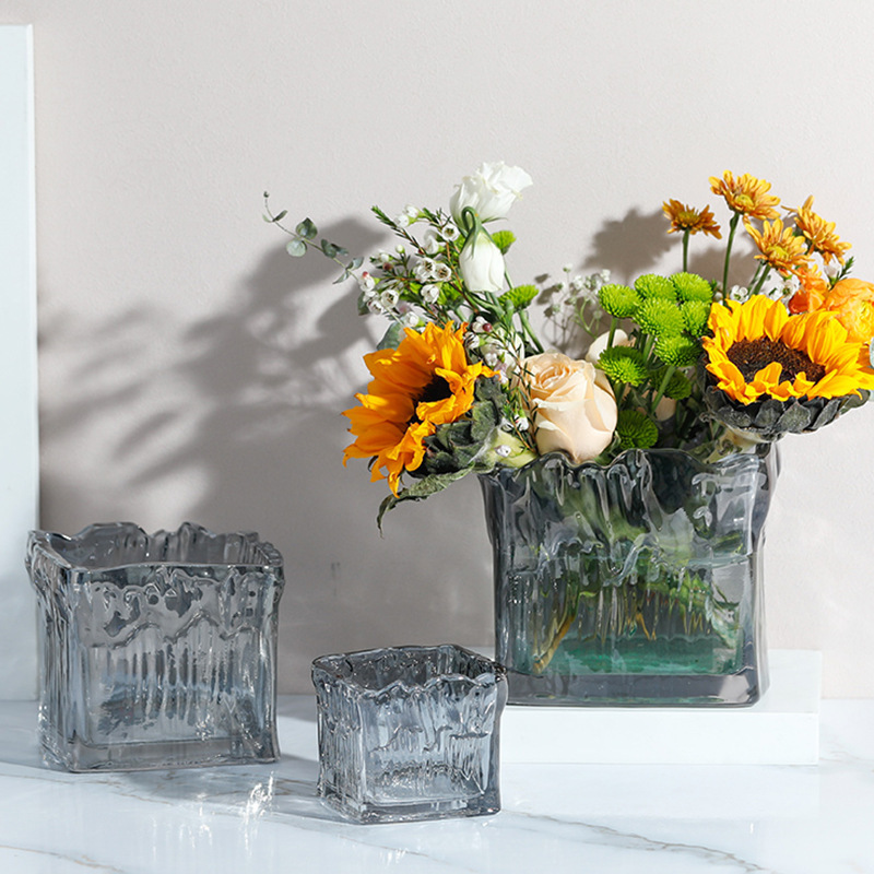 Factory sales of concave-convex texture, thick crystal ice sculpture, hydroponic dried flower glass square vases, flower POTS, and aromatherapy vessels Specification drawing