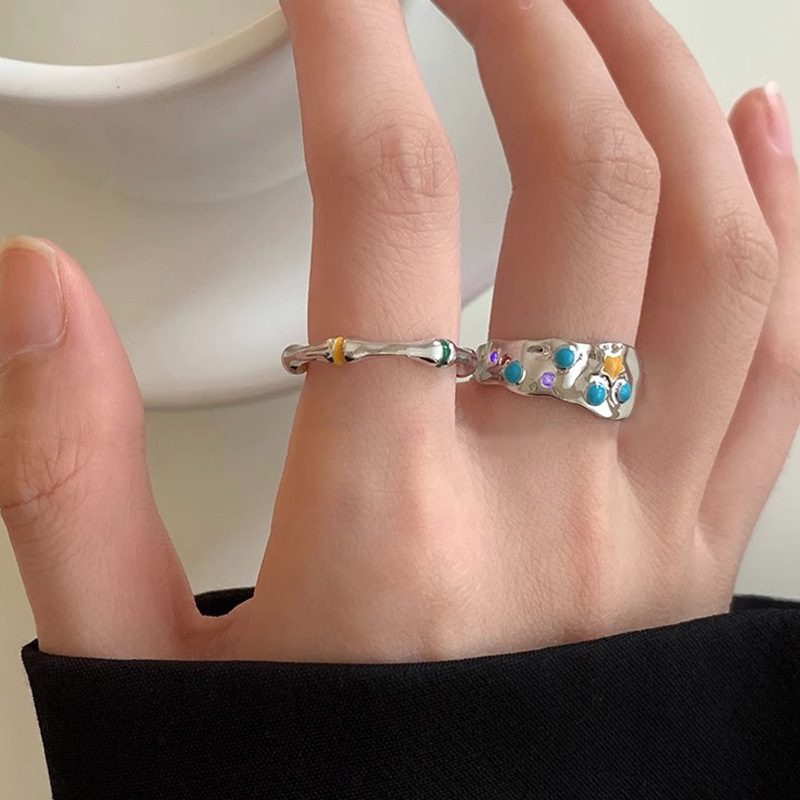 Sweet and cool colored glazed flower star open ring, a niche design for women, retro adjustable ring index finger ring Application Scenario