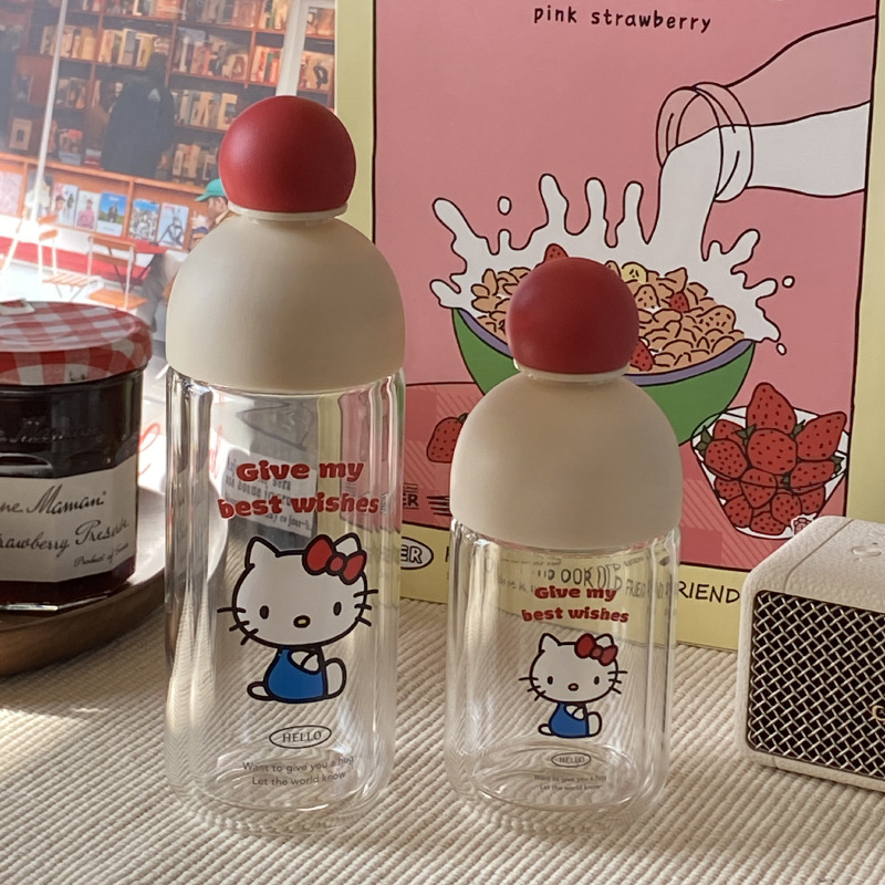 A cute kt sealed car simple and portable cup with a red nose, a heat-resistant gift of 220ml full figure