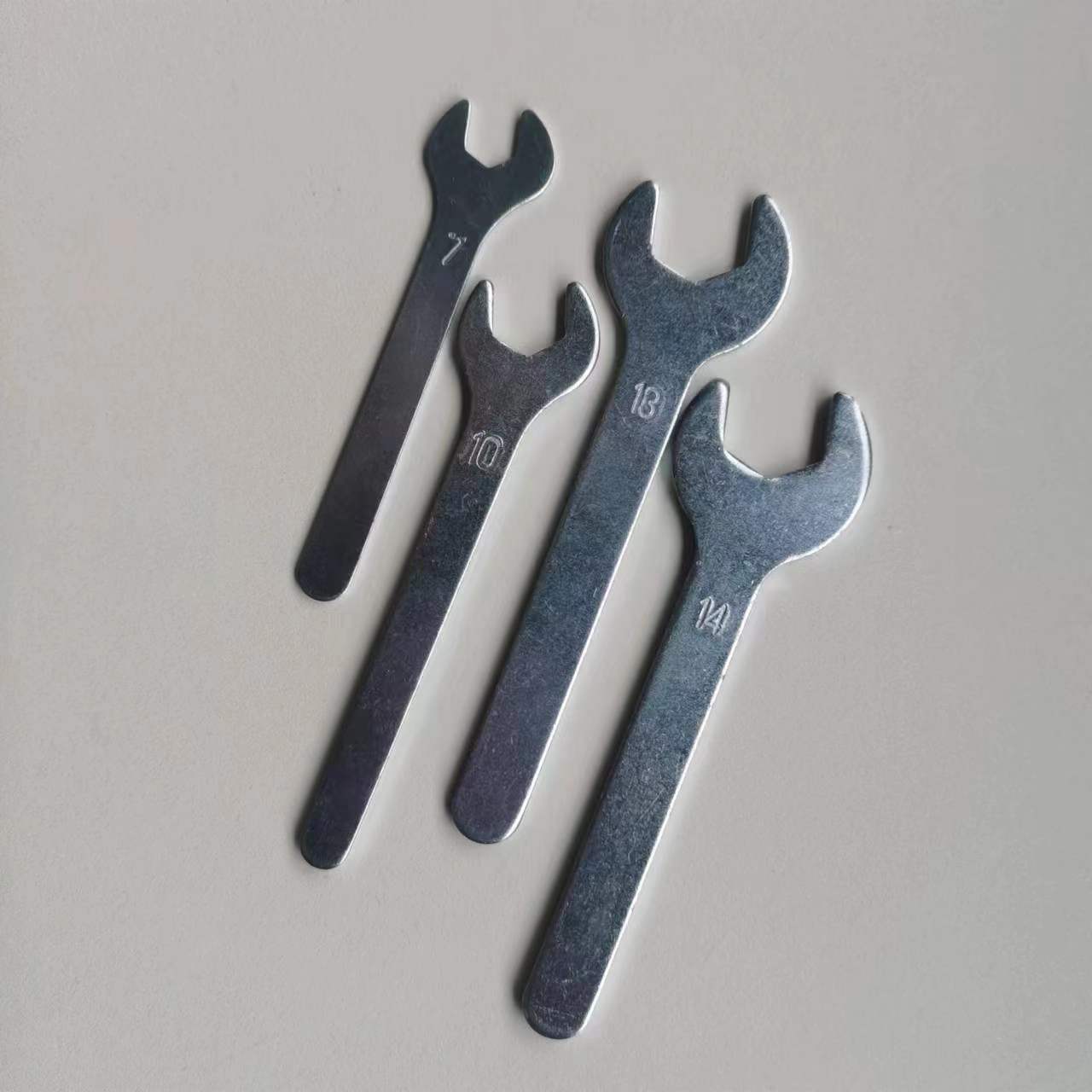 Factory direct supply of single-head open-end wrench matching tools, disposable thin small wrenches, simple single-head wrenches for stamping Application Scenario