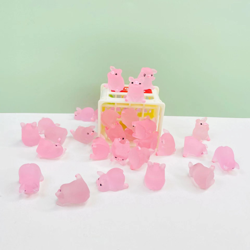 Trendy toy accessories, three-dimensional simulation, cute luminous little pig resin accessories, children's creative decorative items, blind box gifts Application Scenario