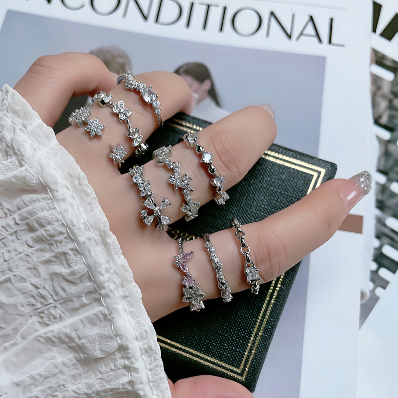 A delicate and light luxury small plain ring with an open opening for women on Instagram, featuring a cold style, sweet and cool, simple and fashionable design Specification drawing