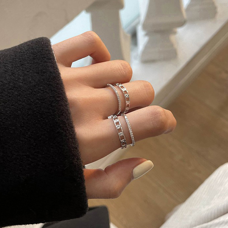 This is a niche design for women, featuring a double-layered, exquisite, and stylish Instagram index finger ring. It's a trendy and unique ring that has become a social media sensation full figure