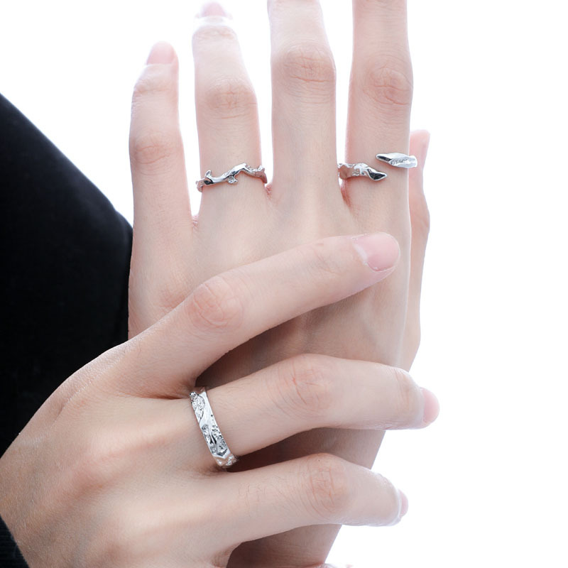 This is a niche design with a high-end texture and a versatile personality. It's an open ring for women on Instagram, featuring a cold style, light luxury and trendy design details Picture