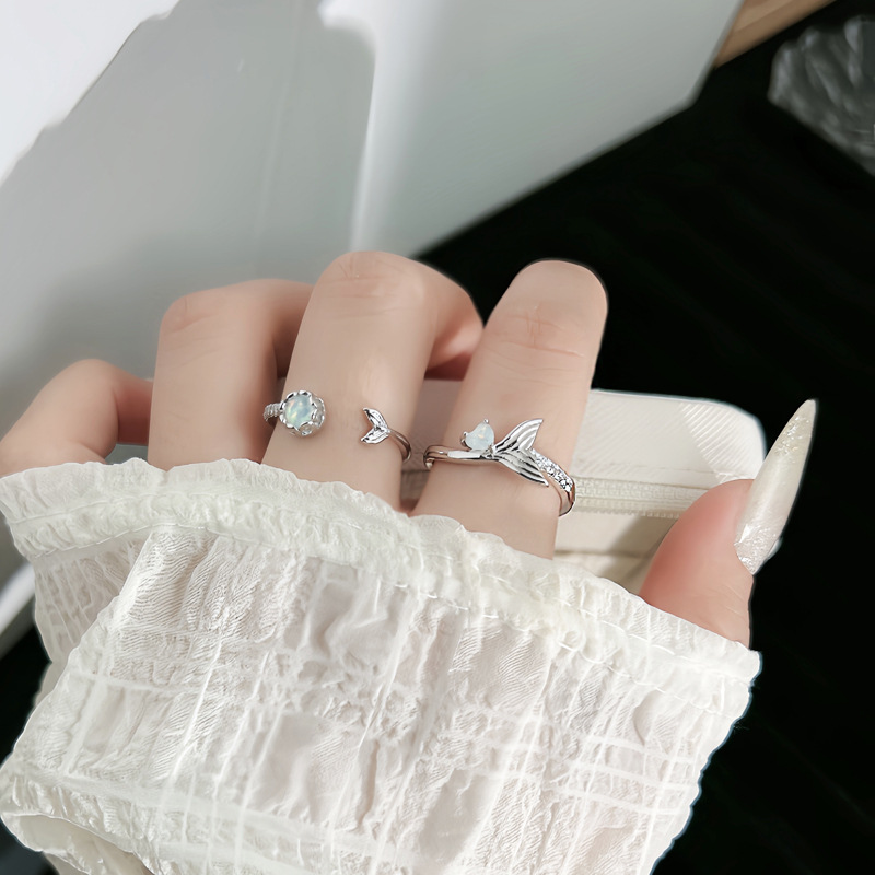 Mermaid Moonstone Opal fashionable and versatile ring for women, adjustable Korean-style sweet and cool simple fishtail ring full figure