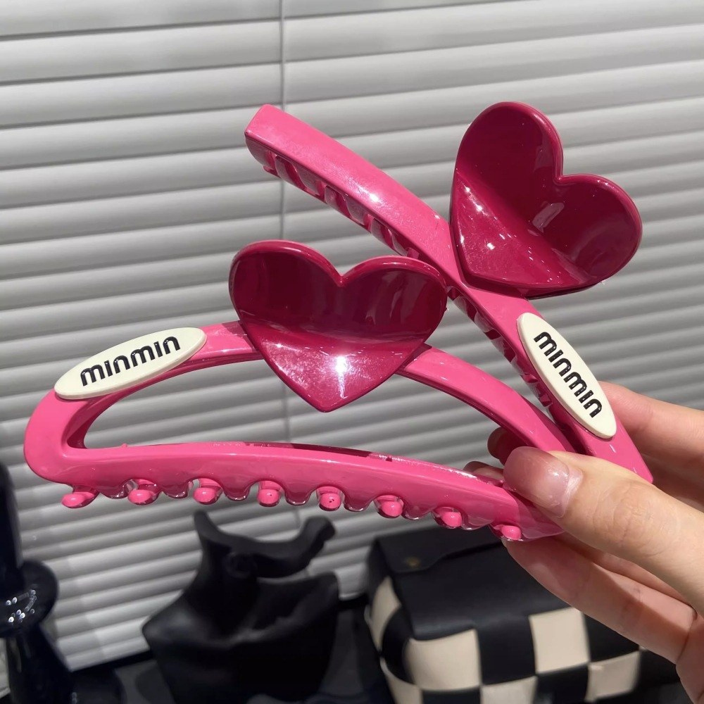 The new back head hair clip in dragon fruit color, miu letter hair clip, elegant hair clip with abundant hair volume, shark clip full figure
