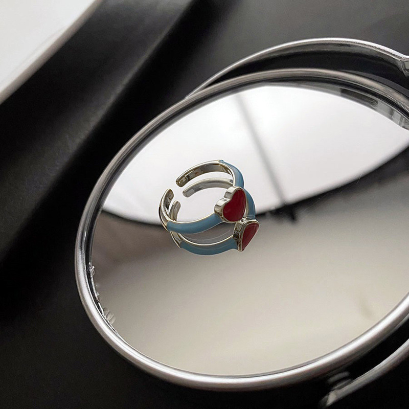 A unique red heart-shaped glazed ring with a unique design sense, a trendy and retro niche food ring for women in 2023 Application Scenario