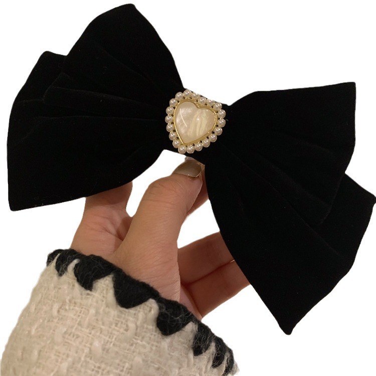Pearl heart bow hair clip Spring and summer velvet scratch-off women's high-end retro French chanel-style top clip hair accessory Item Picture