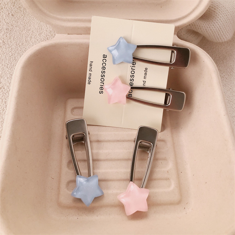Hot girl metal hair clips, feminine charm, star duckbill clips, forehead bangs clips, student little girl hair clips wholesale details Picture