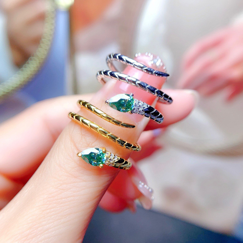 A light luxury waterdrop green zircon snake-shaped opening ring for women on Instagram, simple, fashionable and individual, wrapped snake food ring full figure