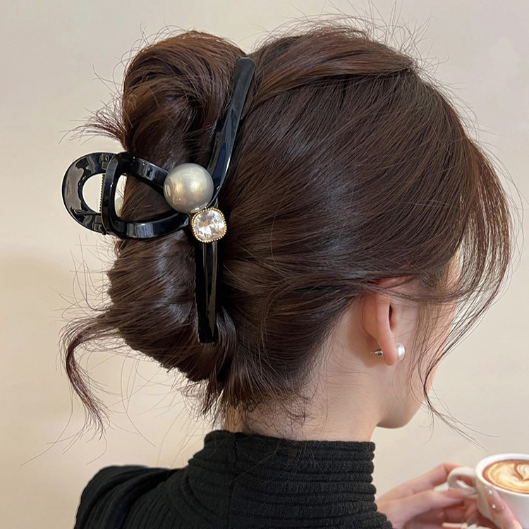 Shiny black pearl hair clips for women, large hair volume, ins high-end style, water diamond hair clips for women, shark clips at the back of the head details Picture