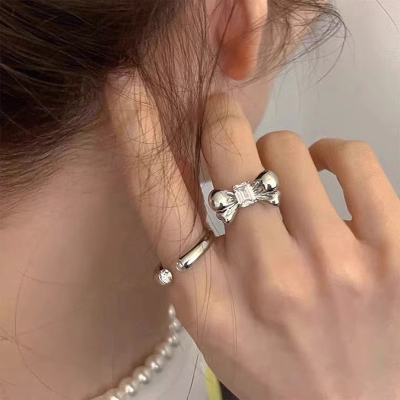 The ring girl's Instagram niche design sense zircon bow is fashionable, versatile, unique, elegant and simple food ring details Picture