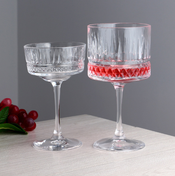 Factory wholesale of glass wine glasses, grid-patterned tall champagne glasses, brandy creative wine glasses and engraved glasses Specification drawing
