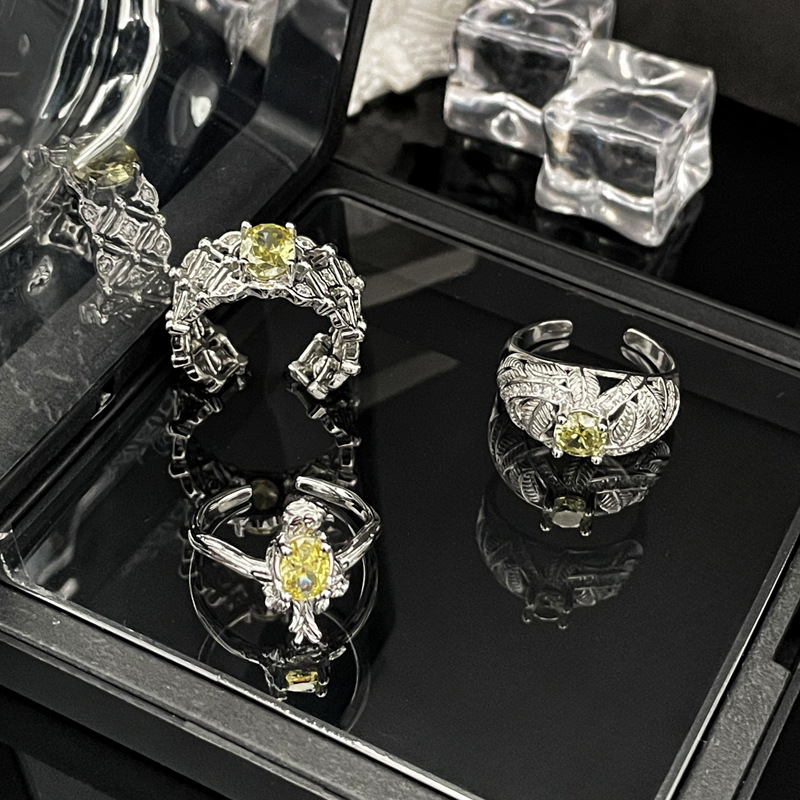 French light luxury hollowed-out yellow diamond zircon open ring for women on Instagram, cold style, retro fashion, sweet and cool food ring trend Specification drawing