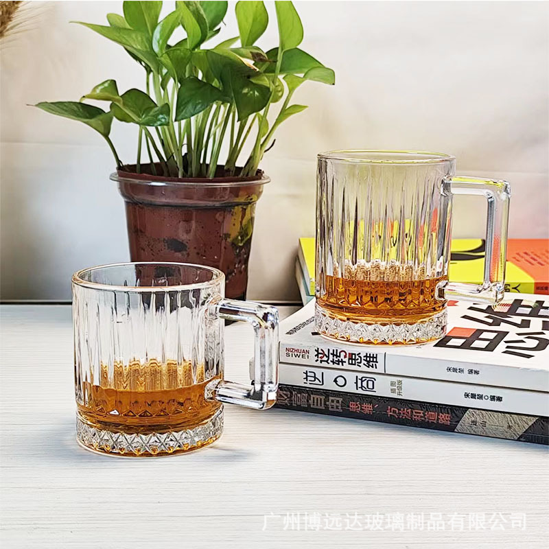 Thickened glass beer mug, household heat-resistant handle tea brewing cup, simple striped juice drink breakfast milk cup full figure