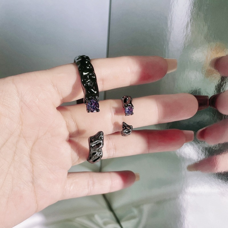Niche texture dark purple diamond ring bracelet, neutral style couple trendy fashion ring, cold style individual bracelet Application Scenario