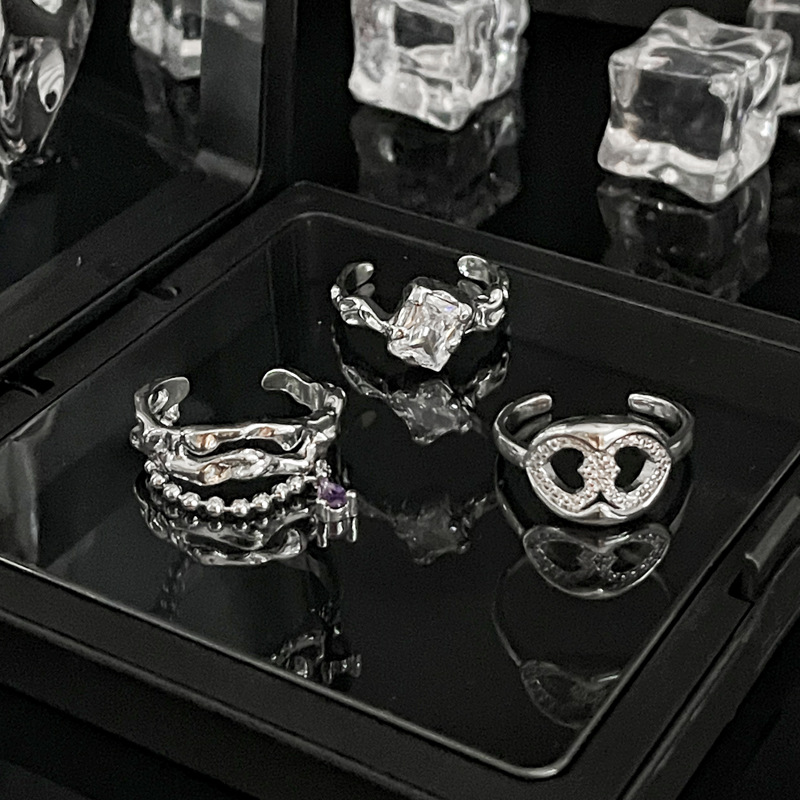 A niche design sense, light luxury, slightly inlaid chain, fashionable and individual open ring, a women's Instagram, cold style, quality food ring full figure