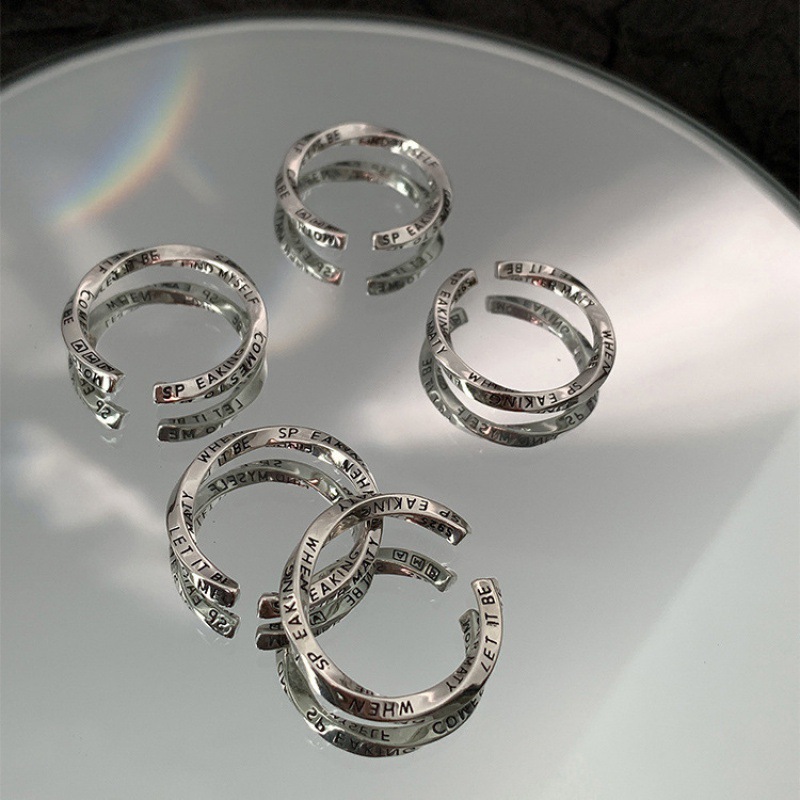 Twisted letter ring, silver ring, retro and high-end Mobius index finger ring, elegant and feminine, unique and trendy full figure