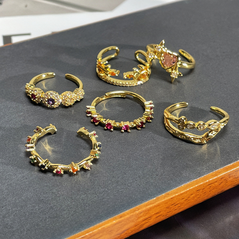 A niche design sense, light luxury, colorful diamond, fashionable heart-shaped ring, women's Instagram, cold style, exquisite and elegant, versatile index finger ring Application Scenario