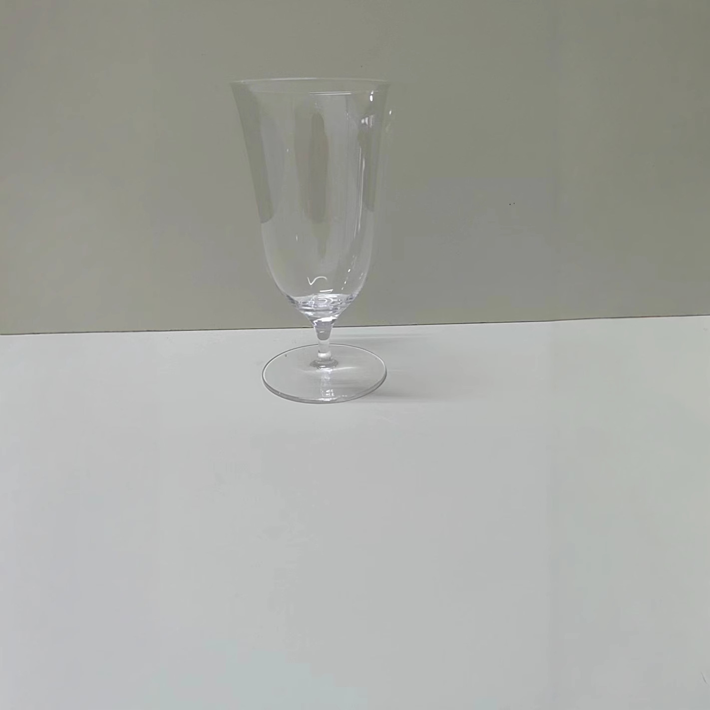 New Japanese cocktail cup, short leg ice hockey ball, Martini creative coffee sweet wine glass, glass water cup Specification drawing
