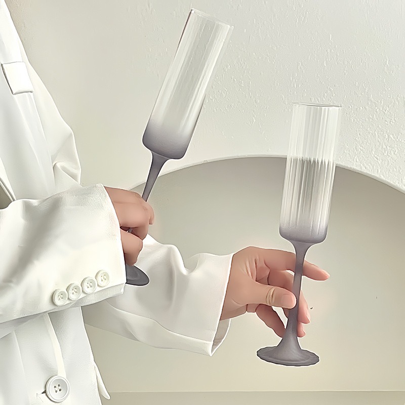 High borosilicate glass tall glass, home champagne glass set, high appearance level cocktail glass, custom souvenir glass Application Scenario